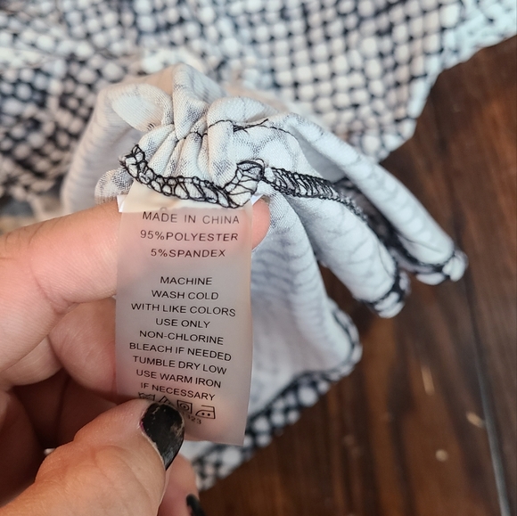 💜Vince Camuto Long Sleeve top - Picture 4 of 11